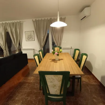 Monas Iii Apartman *